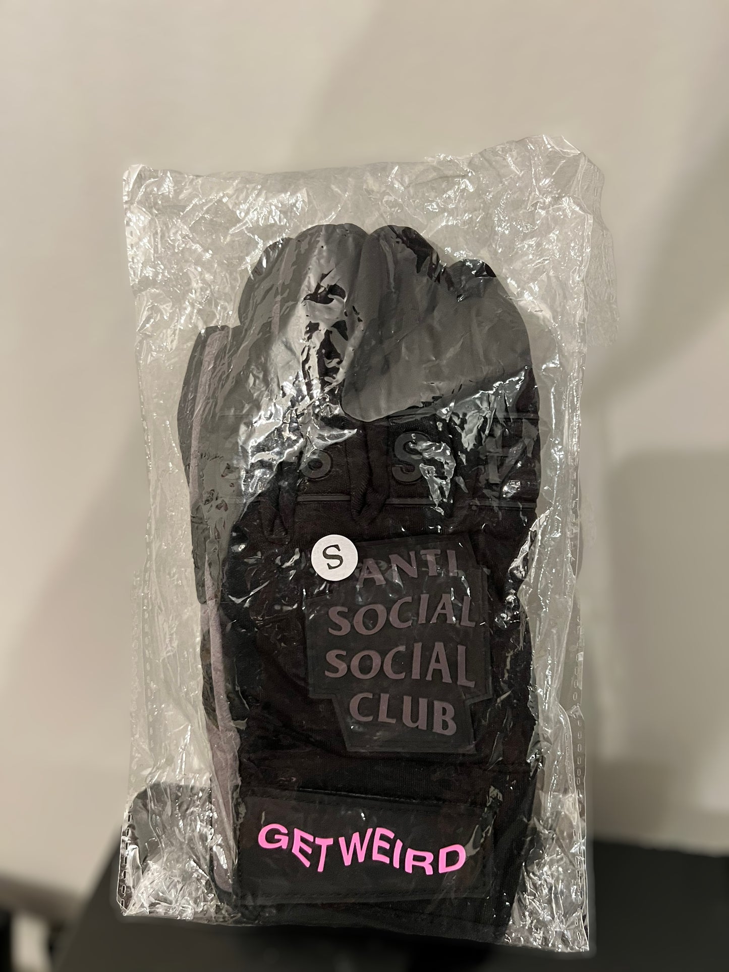 Anti Social Social Gloves ‘NO FEAR’